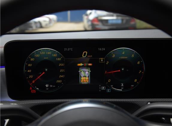 奔驰CLA 2022款 改款 CLA 200 4MATIC 中控类   仪表盘