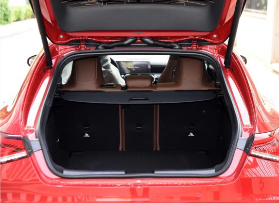 奔驰CLA 2022款 改款 CLA 260 4MATIC 猎跑车 车厢座椅   后备厢