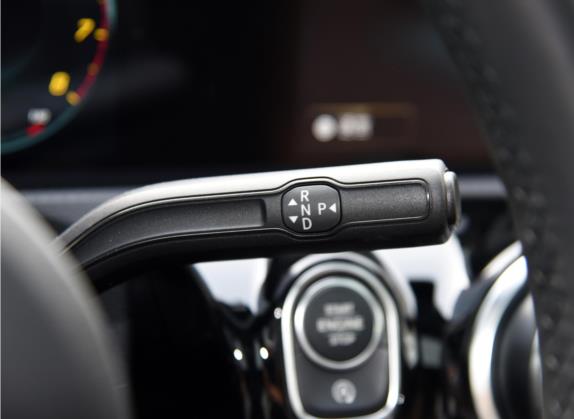 奔驰CLA 2022款 改款 CLA 260 4MATIC 猎跑车 中控类   挡把