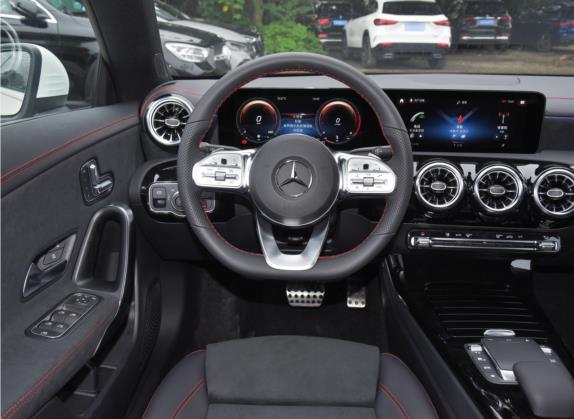 奔驰CLA 2023款 CLA 200 猎跑车 中控类   驾驶位