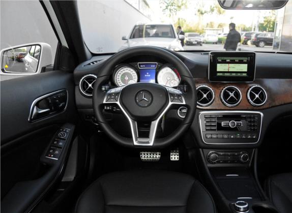 奔驰GLA(进口) 2015款 GLA 260 4MATIC 中控类   驾驶位