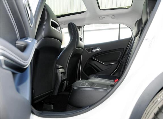 奔驰GLA(进口) 2015款 GLA 200 车厢座椅   后排空间