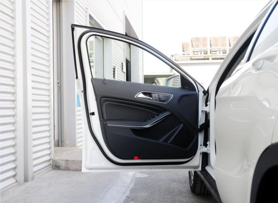 奔驰GLA(进口) 2015款 GLA 200 车厢座椅   前门板