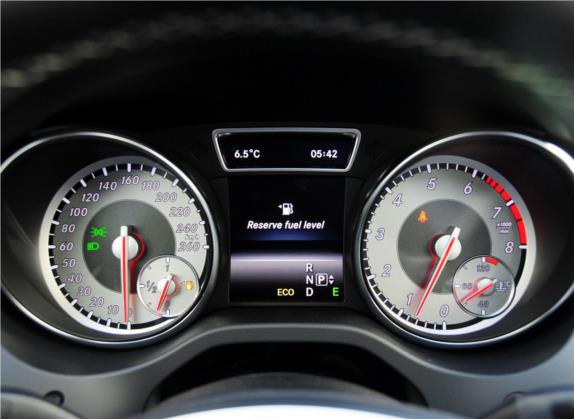 奔驰GLA(进口) 2015款 GLA 200 中控类   仪表盘