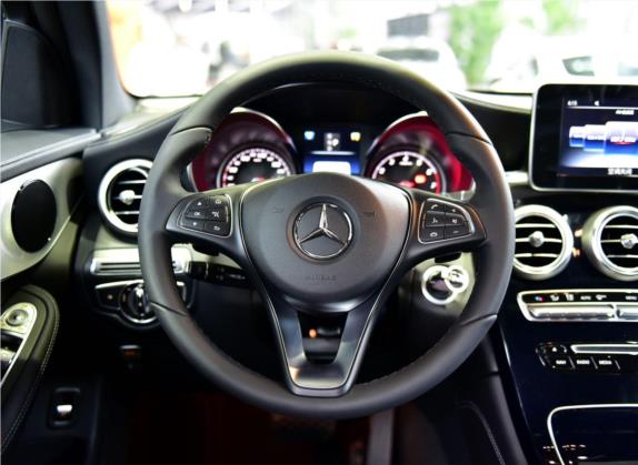 奔驰GLC轿跑 2017款 GLC 200 4MATIC 轿跑SUV 中控类   驾驶位