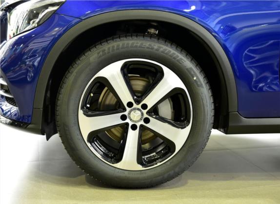 奔驰GLC轿跑 2017款 GLC 200 4MATIC 轿跑SUV 其他细节类   前轮