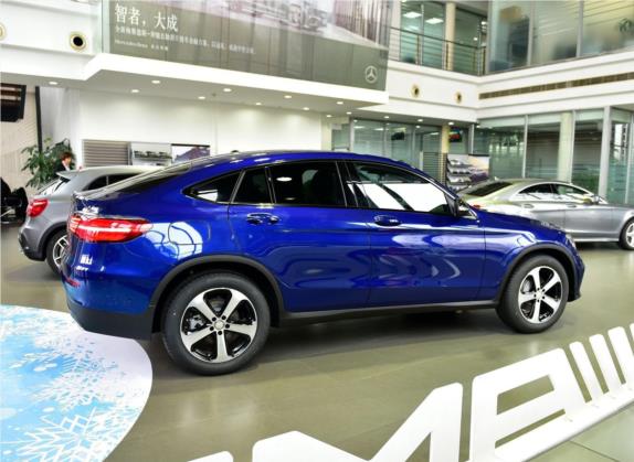 奔驰GLC轿跑 2017款 GLC 200 4MATIC 轿跑SUV 外观   正侧