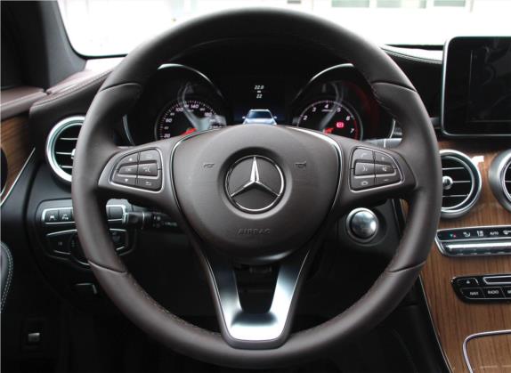 奔驰GLC轿跑 2017款 GLC 260 4MATIC 轿跑SUV 中控类   驾驶位
