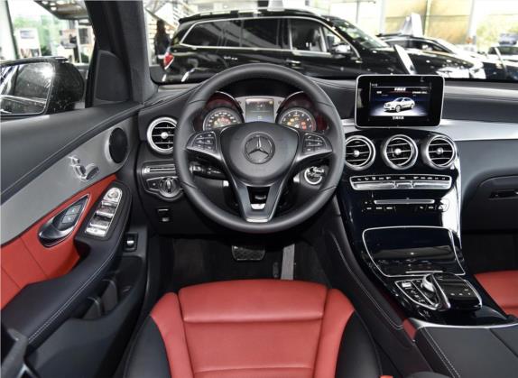 奔驰GLC轿跑 2018款 GLC 200 4MATIC 轿跑SUV 中控类   驾驶位