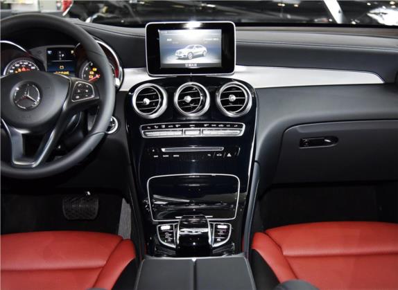 奔驰GLC轿跑 2018款 GLC 200 4MATIC 轿跑SUV 中控类   中控台