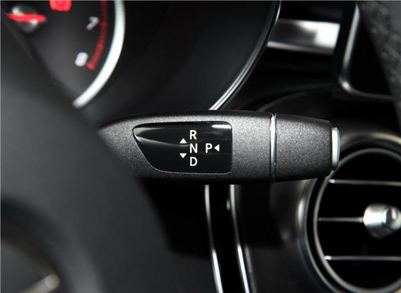 奔驰GLC轿跑 2018款 GLC 300 4MATIC 轿跑SUV 中控类   挡把