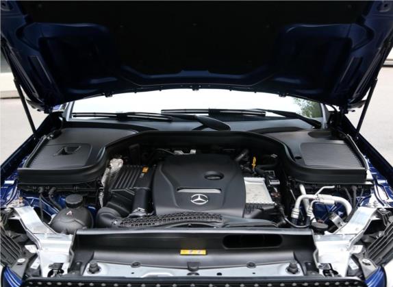 奔驰GLC轿跑 2019款 GLC 260 4MATIC 轿跑SUV 其他细节类   发动机舱