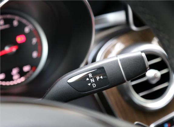 奔驰GLC轿跑 2019款 GLC 260 4MATIC 轿跑SUV 中控类   挡把