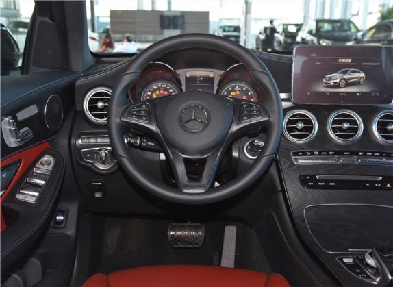 奔驰GLC轿跑 2019款 GLC 300 4MATIC 轿跑SUV 中控类   驾驶位
