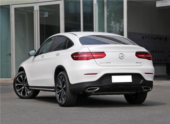 奔驰GLC轿跑 2019款 GLC 300 4MATIC 轿跑SUV 外观   斜后