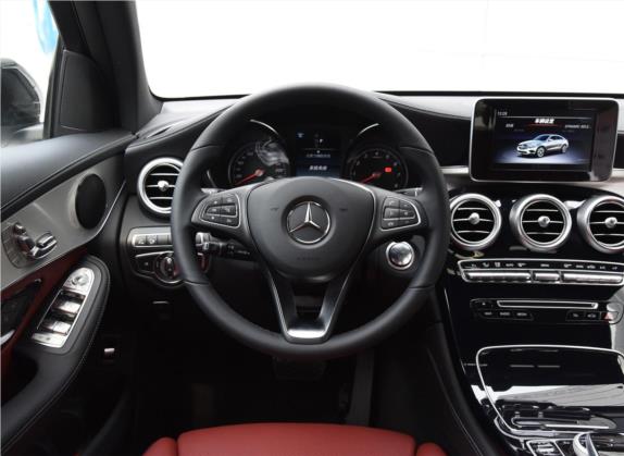 奔驰GLC轿跑 2019款 改款 GLC 200 4MATIC 轿跑SUV 中控类   驾驶位