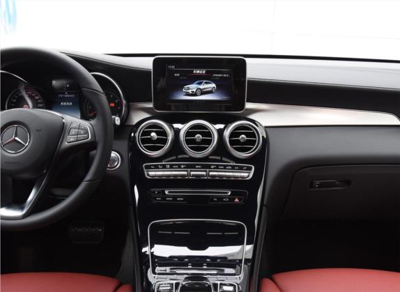 奔驰GLC轿跑 2019款 改款 GLC 200 4MATIC 轿跑SUV 中控类   中控台