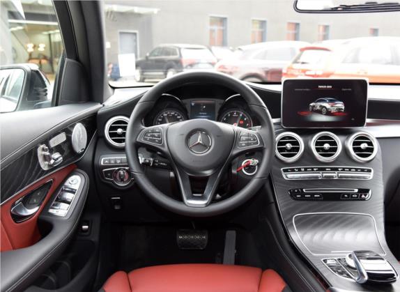 奔驰GLC轿跑 2019款 改款 GLC 300 4MATIC 轿跑SUV 中控类   驾驶位