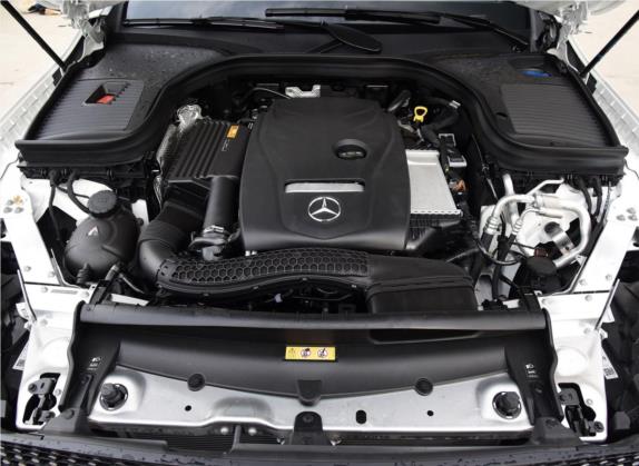 奔驰GLC轿跑 2019款 改款 GLC 300 4MATIC 轿跑SUV 其他细节类   发动机舱