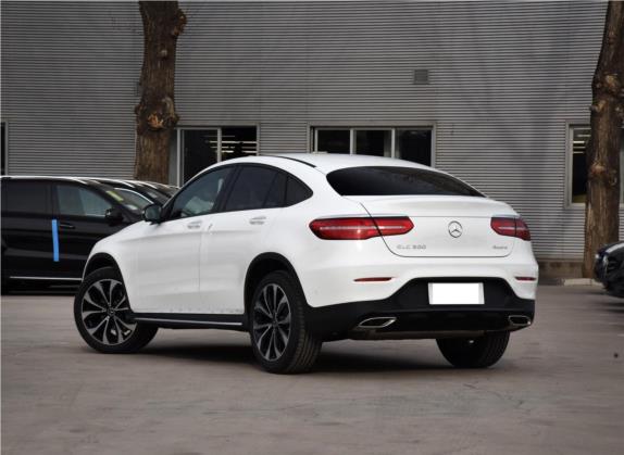 奔驰GLC轿跑 2019款 改款 GLC 300 4MATIC 轿跑SUV 外观   斜后