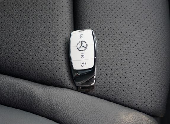 奔驰GLC轿跑 2020款 GLC 260 4MATIC 轿跑SUV 其他细节类   钥匙