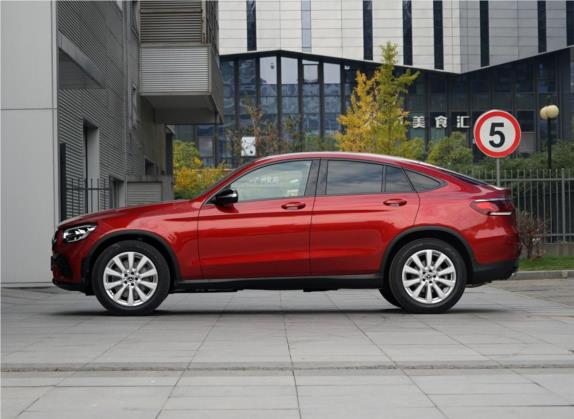 奔驰GLC轿跑 2020款 GLC 260 4MATIC 轿跑SUV 外观   正侧