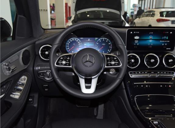 奔驰GLC轿跑 2021款 GLC 260 4MATIC 轿跑SUV 中控类   驾驶位