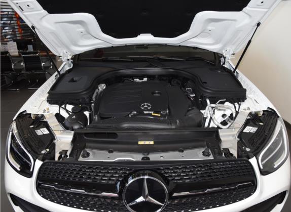 奔驰GLC轿跑 2021款 GLC 260 4MATIC 轿跑SUV 其他细节类   发动机舱