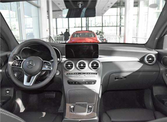 奔驰GLC轿跑 2021款 GLC 300 4MATIC 轿跑SUV 中控类   中控全图