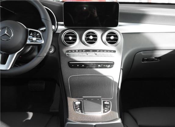 奔驰GLC轿跑 2021款 GLC 300 4MATIC 轿跑SUV 中控类   中控台