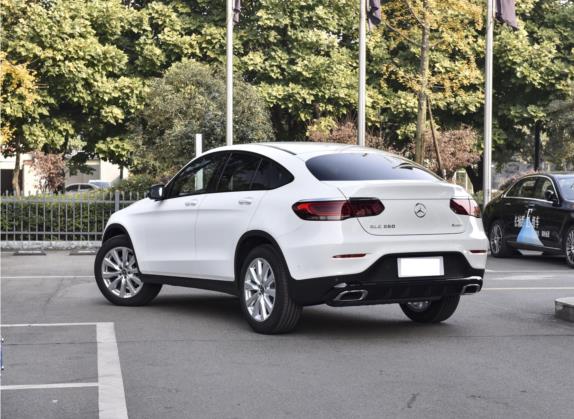 奔驰GLC轿跑 2022款 GLC 260 4MATIC 轿跑SUV 外观   斜后