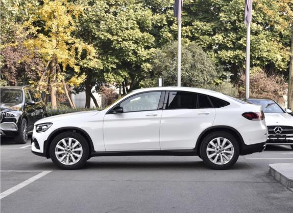 奔驰GLC轿跑 2022款 GLC 260 4MATIC 轿跑SUV 外观   正侧