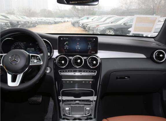 奔驰GLC轿跑 2022款 改款 GLC 260 4MATIC 轿跑SUV 中控类   中控台