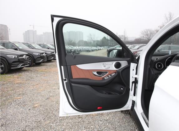 奔驰GLC轿跑 2022款 改款 GLC 260 4MATIC 轿跑SUV 车厢座椅   前门板