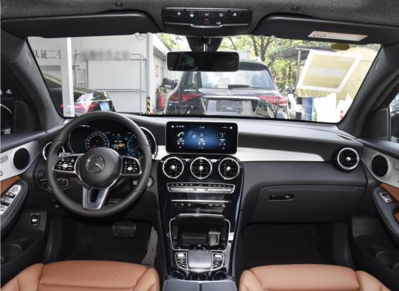 奔驰GLC轿跑 2023款 GLC 260 4MATIC 轿跑SUV 中控类   中控全图