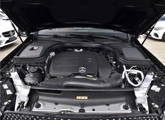 奔驰GLC轿跑 2023款 GLC 260 4MATIC 轿跑SUV 其他细节类   发动机舱
