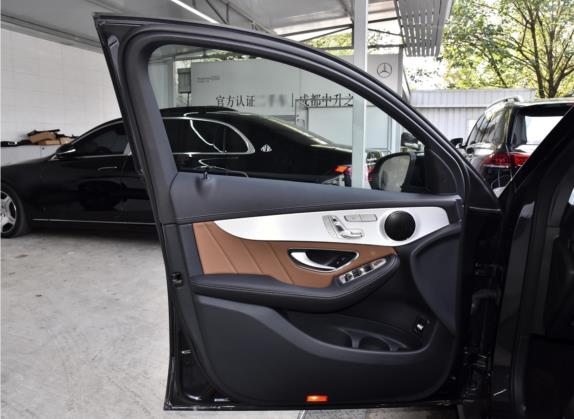 奔驰GLC轿跑 2023款 GLC 260 4MATIC 轿跑SUV 车厢座椅   前门板
