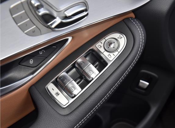 奔驰GLC轿跑 2023款 GLC 260 4MATIC 轿跑SUV 车厢座椅   门窗控制