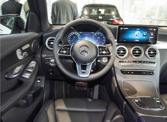 奔驰GLC轿跑 2023款 GLC 300 4MATIC 轿跑SUV 中控类   驾驶位