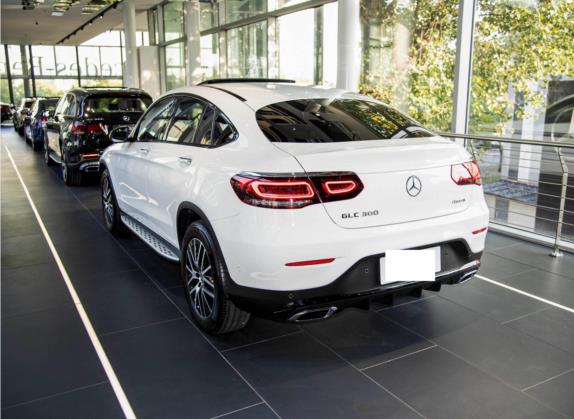 奔驰GLC轿跑 2023款 GLC 300 4MATIC 轿跑SUV 外观   斜后