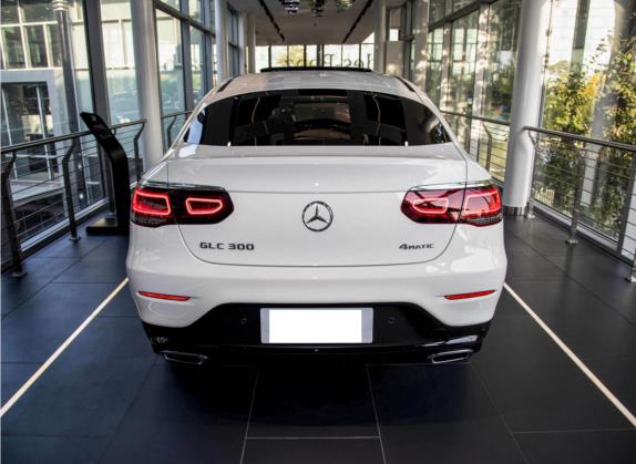 奔驰GLC轿跑 2023款 GLC 300 4MATIC 轿跑SUV 外观   正后