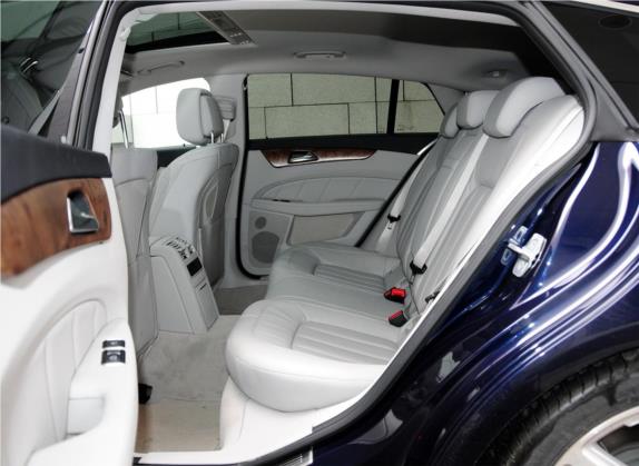 奔驰CLS 2013款 CLS 350 猎装豪华型 车厢座椅   后排空间