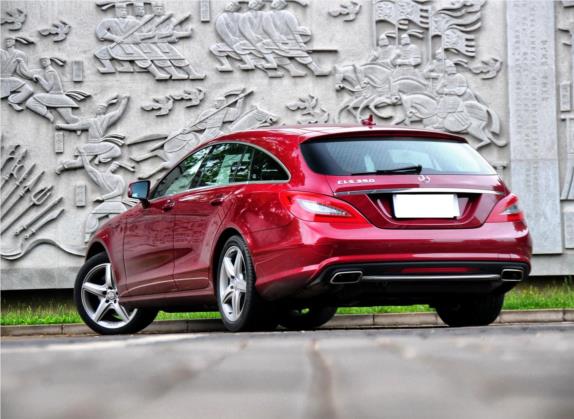 奔驰CLS 2013款 CLS 350 猎装时尚型 外观   斜后