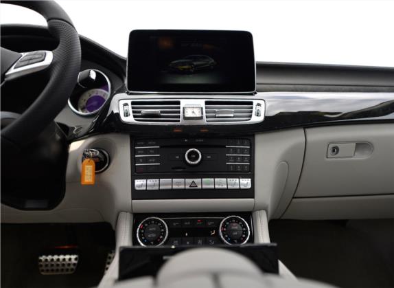 奔驰CLS 2015款 CLS 400 4MATIC 中控类   中控台