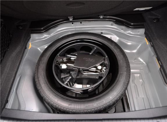 奔驰CLS 2015款 CLS 400 4MATIC 其他细节类   备胎