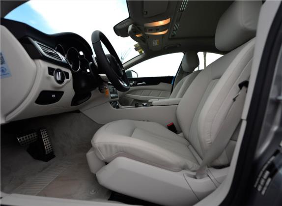 奔驰CLS 2015款 CLS 400 4MATIC 车厢座椅   前排空间