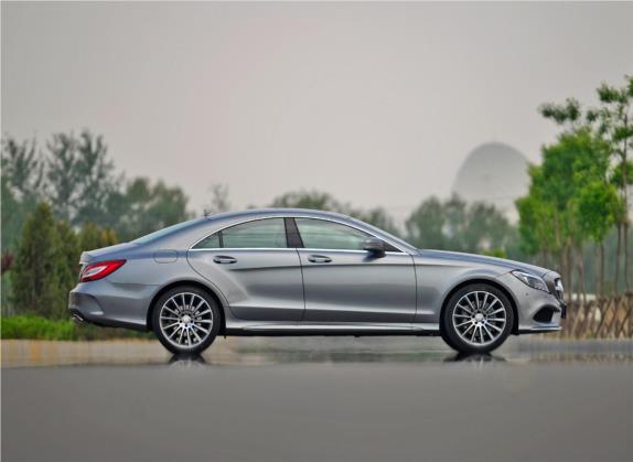 奔驰CLS 2015款 CLS 400 4MATIC 外观   正侧