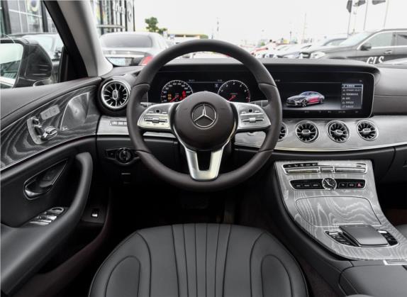 奔驰CLS 2018款 CLS 350 4MATIC 中控类   驾驶位