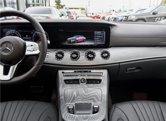 奔驰CLS 2018款 CLS 350 4MATIC 中控类   中控台