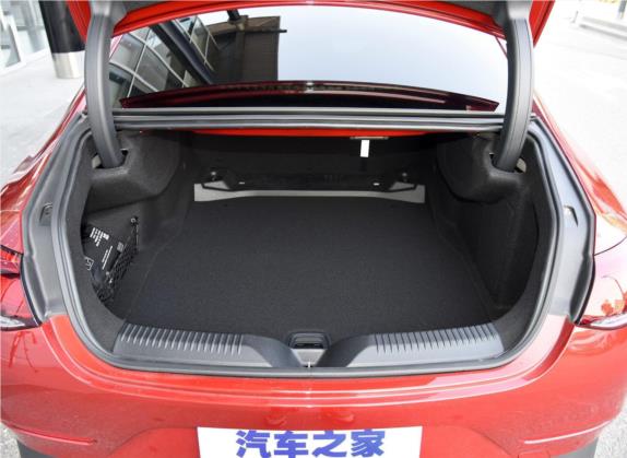 奔驰CLS 2018款 CLS 300 动感型 车厢座椅   后备厢